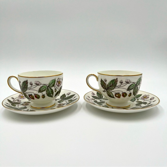 Set of 2 Wedgwood Strawberry Hill Cup & Saucer Bone China England - Picture 3 of 7